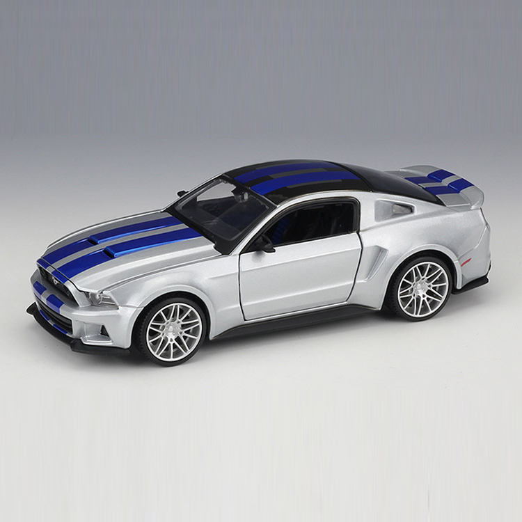 Ford Mustang Street Race 2014